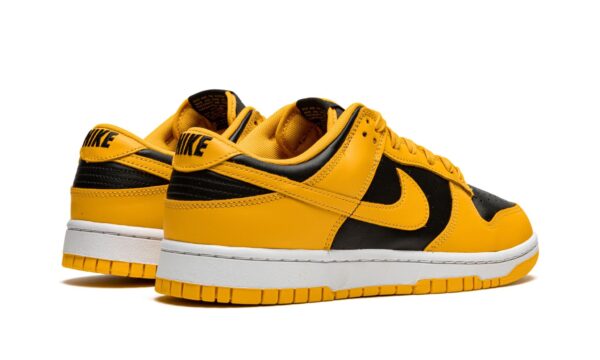 NIKE DUNK LOW - Scarpe Basse - immagine 2